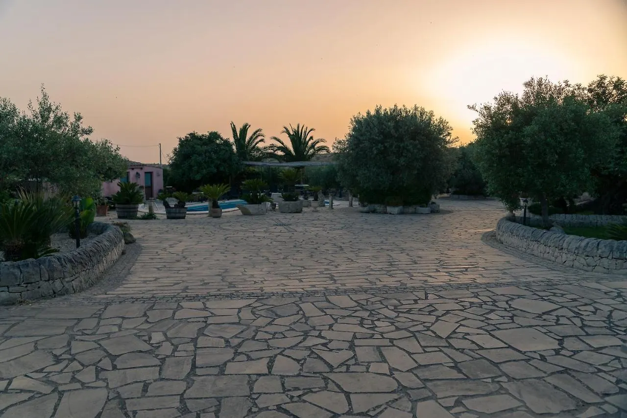 Dependance In Villa Con Piscina Ragusa