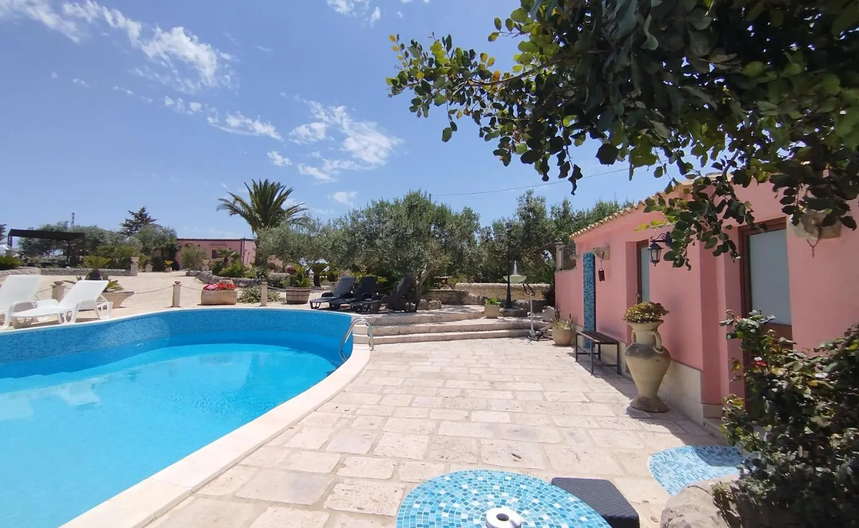 Dependance In Villa Con Piscina Raguse