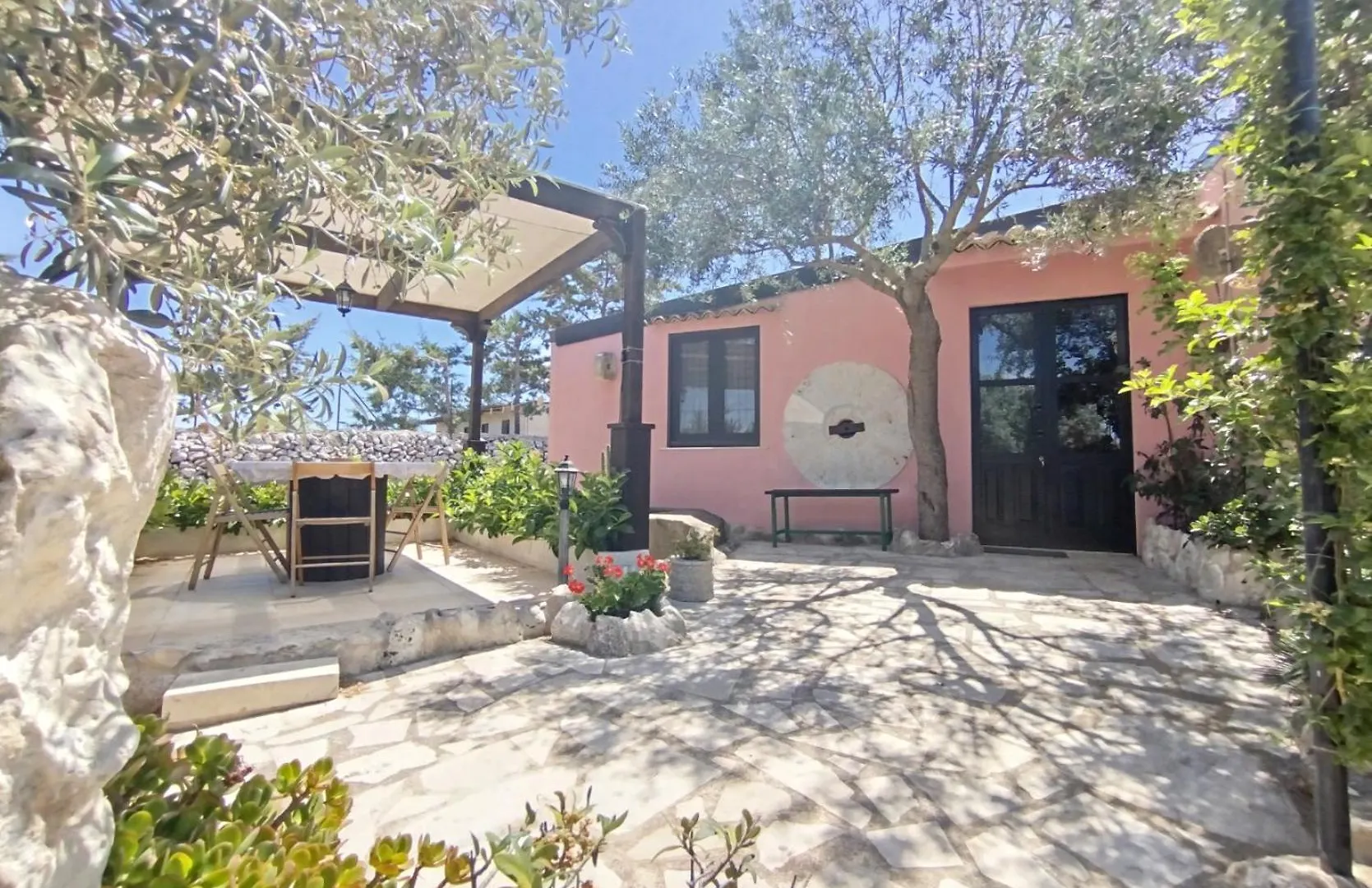 Dependance In Villa Con Piscina Raguse Italie